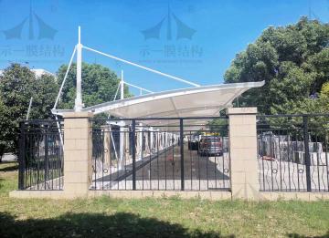 為什么膜結(jié)構(gòu)車棚能被迅速接受？